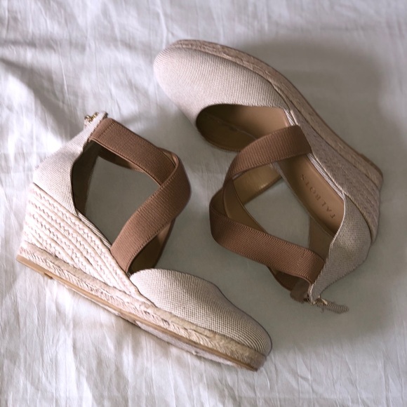 Talbots Two Tone Wedges - Picture 4 of 10